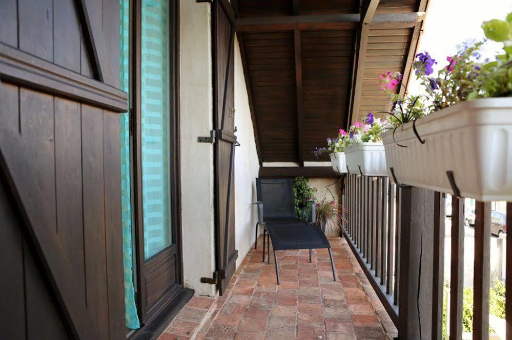 Hotel Gästhaus Du côté de chez Jos Bezons Exterior foto